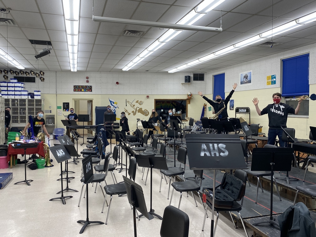 A HUGE shout out to these high school band members for putting on an awesome pep-band at last night’s basketball game! Can you spot all the students? 👀👀