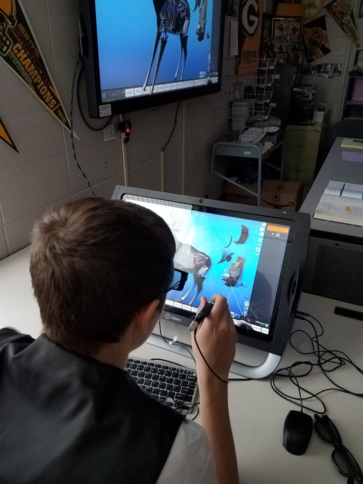 This student is dissecting a deer in the 3rd Dimension!